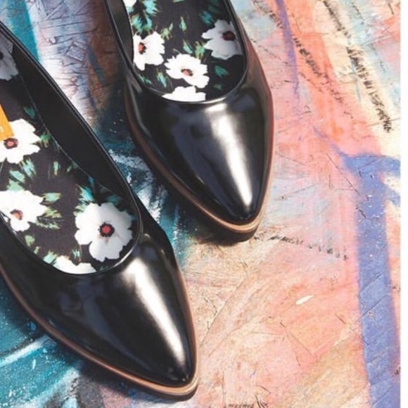 Black Boxed In Mary Jane Flats - Picture 2 of 4